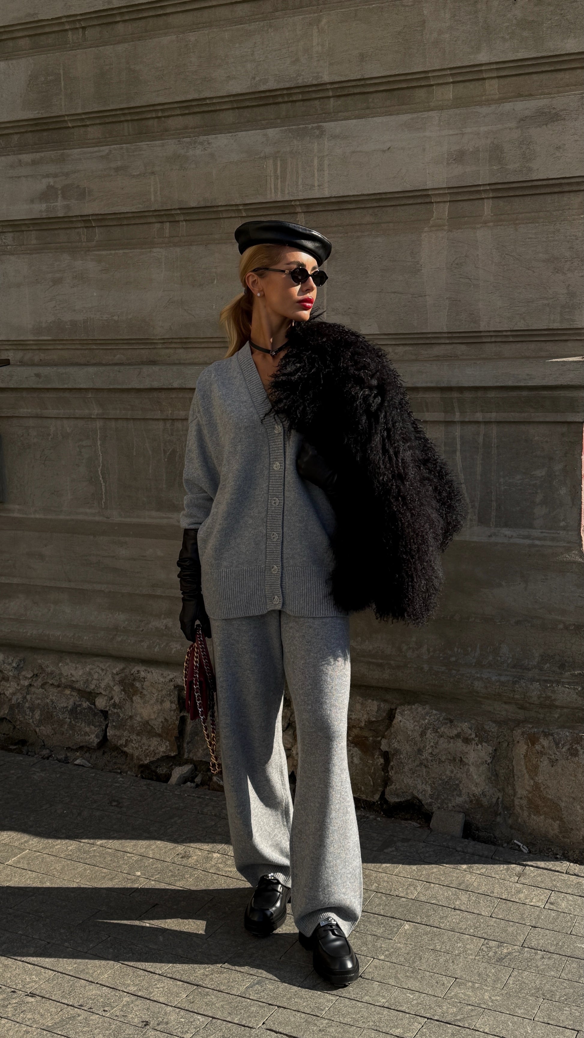 Комплект з вовни ягня кардиган на ґудзиках і брюки, сірий меланж    68765241