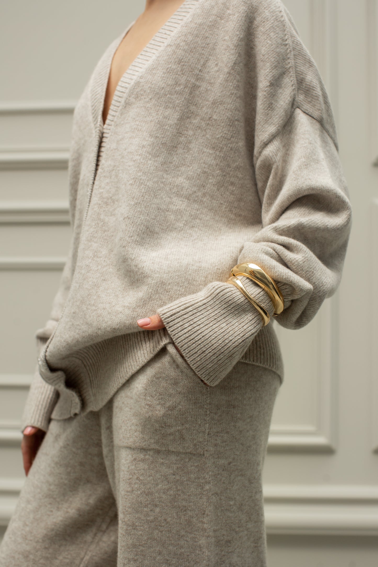 Комплект з вовни ягня кардиган на ґудзиках і брюки, світло-бежевий меланж    34348546