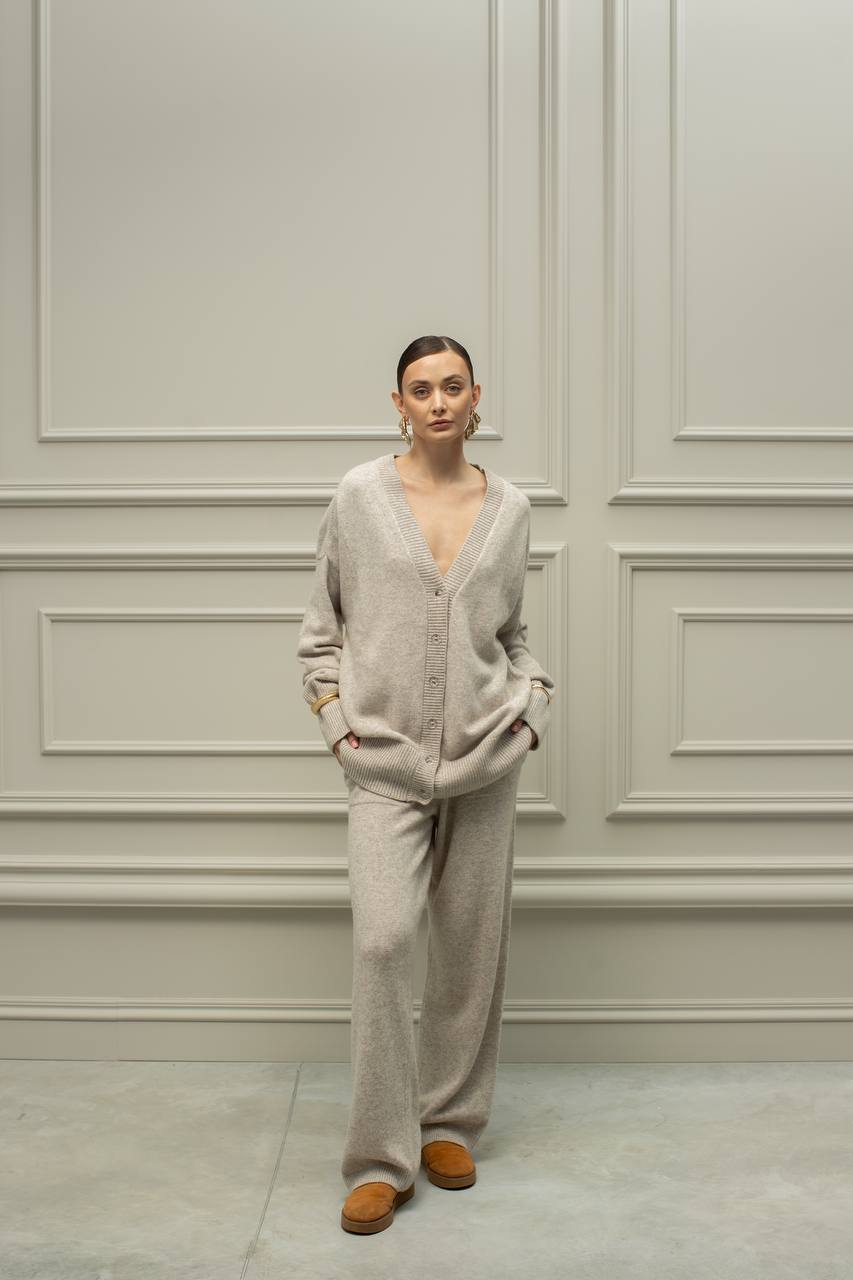 Комплект з вовни ягня кардиган на ґудзиках і брюки, світло-бежевий меланж    3367096