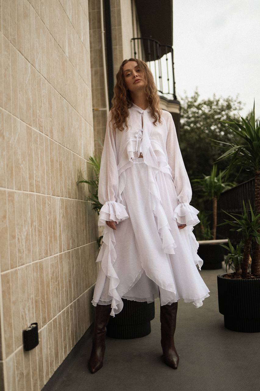 Блуза з шифону з рюшами і воланами біла    47040101