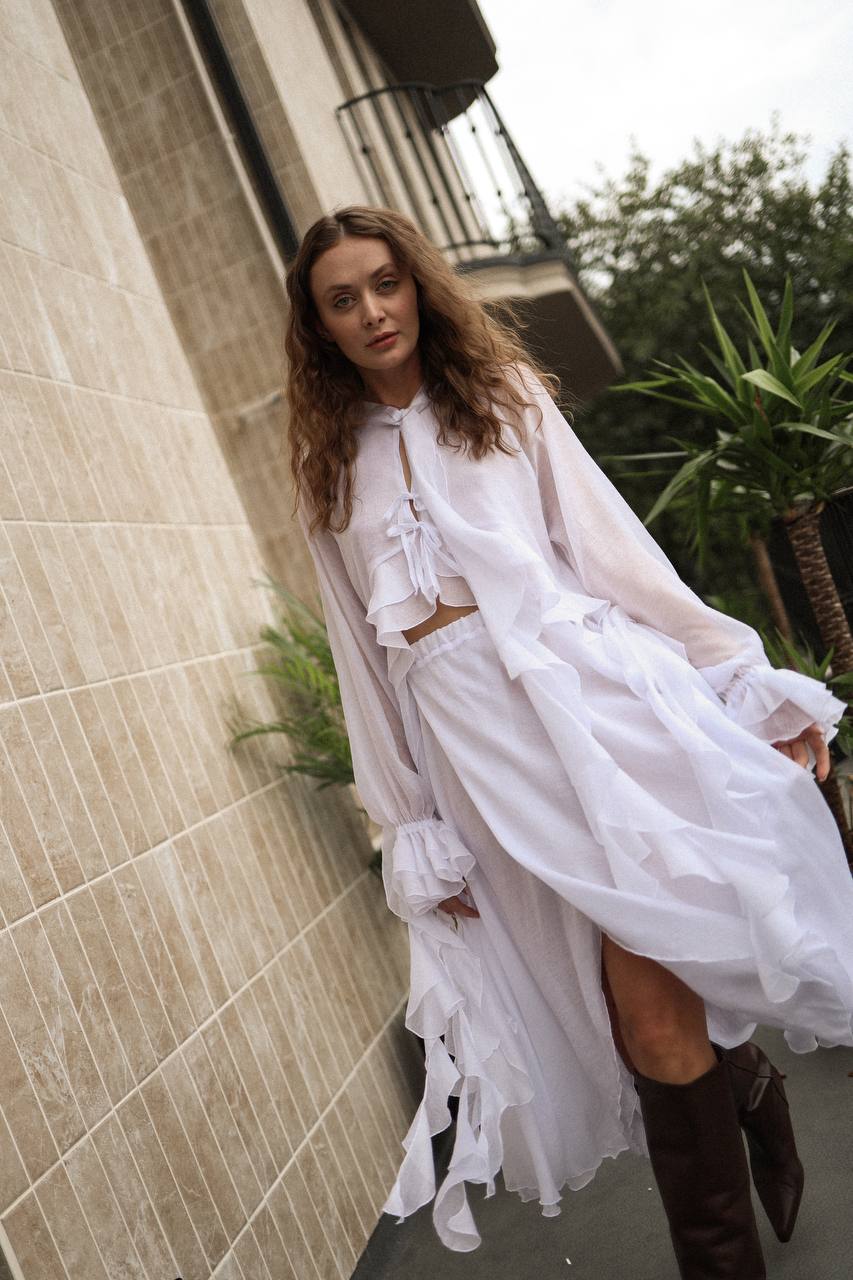 Блуза з шифону з рюшами і воланами біла    95199303