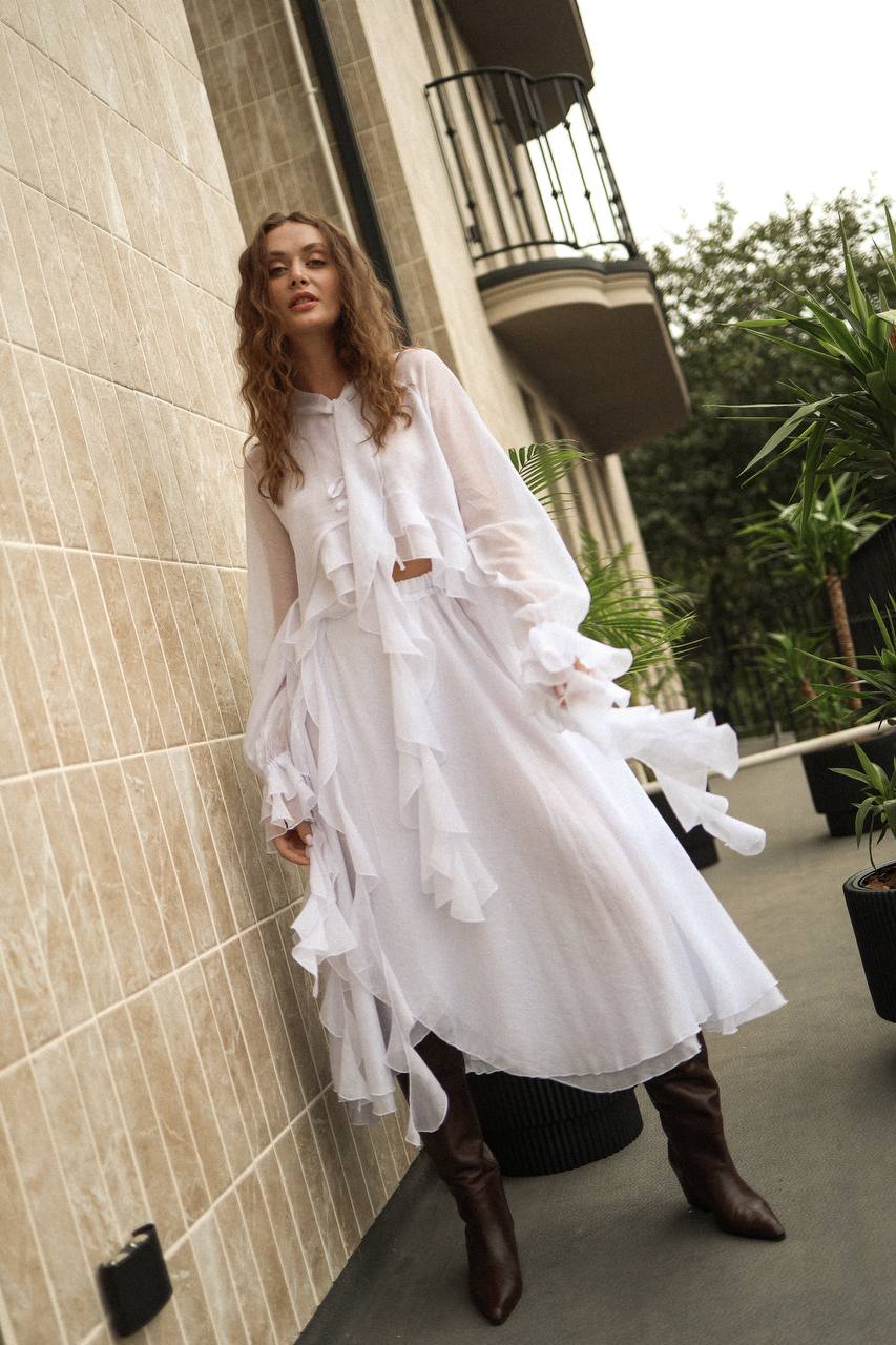 Блуза з шифону з рюшами і воланами біла    62451640