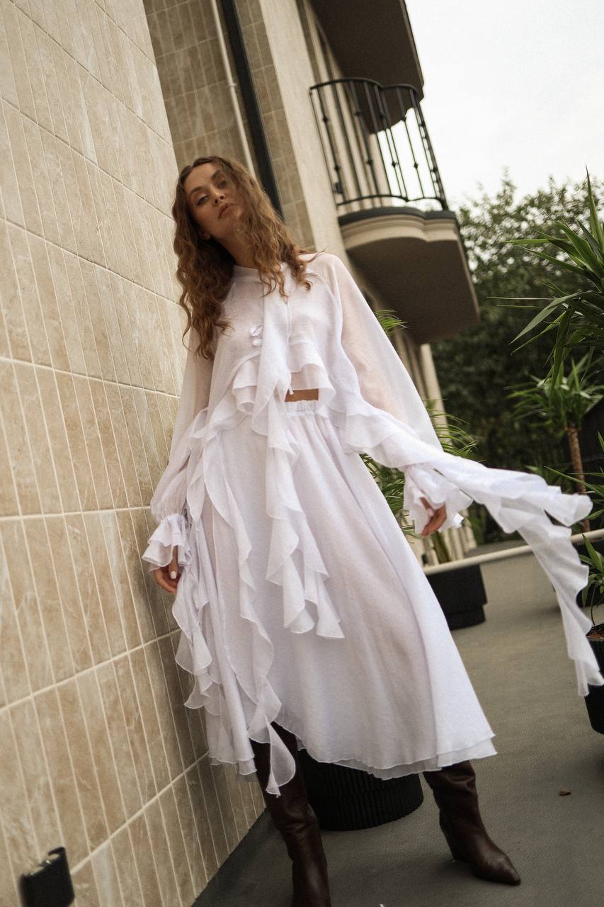 Блуза з шифону з рюшами і воланами біла    25843153