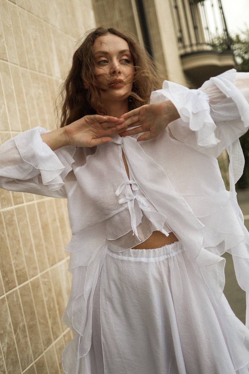 Блуза з шифону з рюшами і воланами біла    99552723