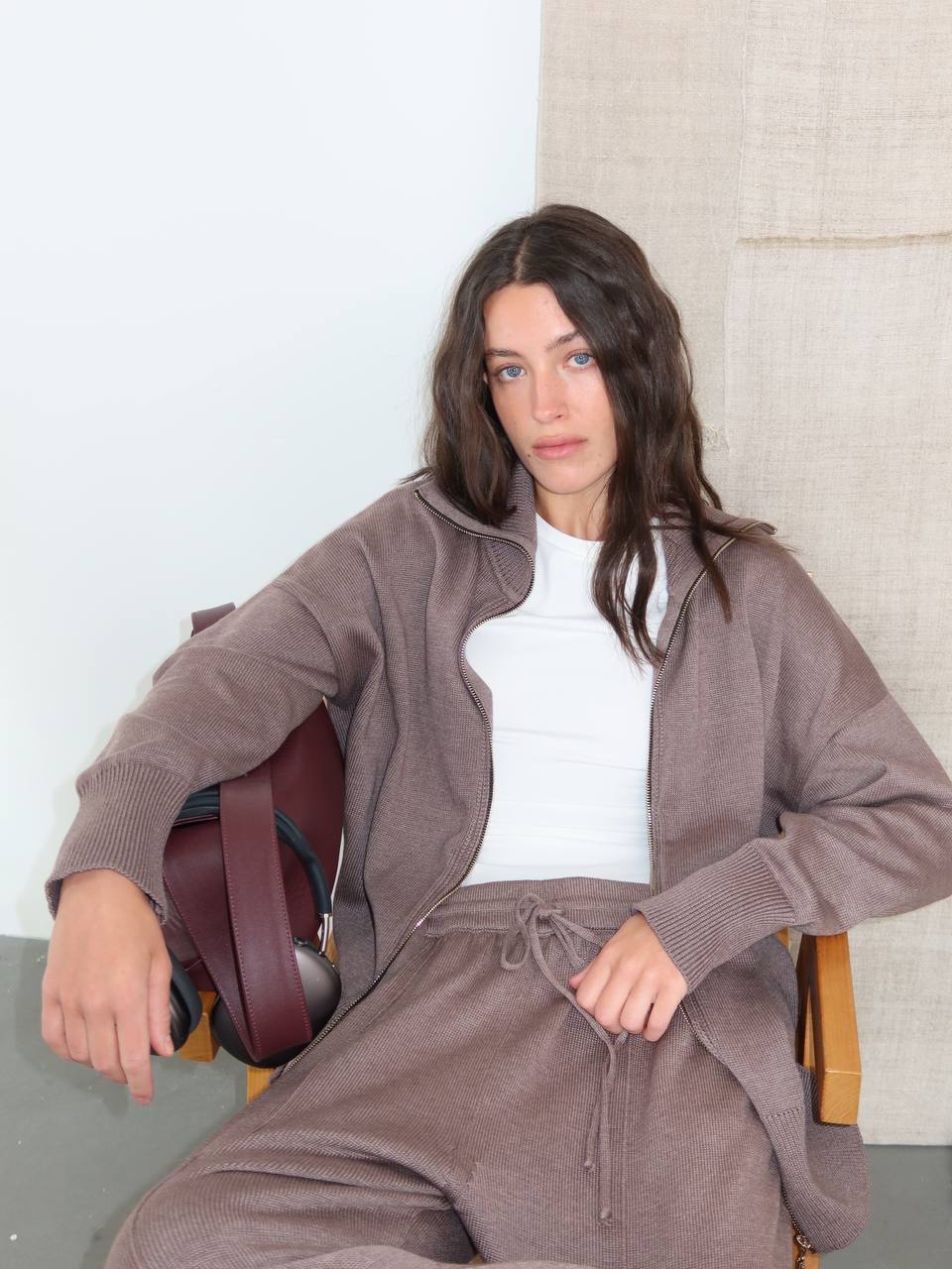 Комплект з бавовни кардиган на блискавці і брюки, мокко    92164866