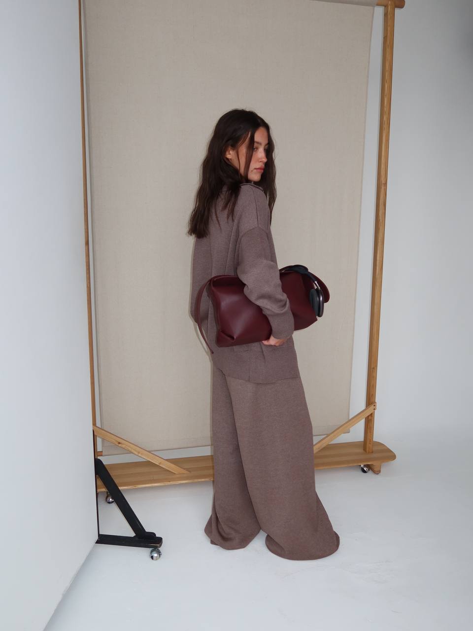 Комплект з бавовни кардиган на блискавці і брюки, мокко    93381195