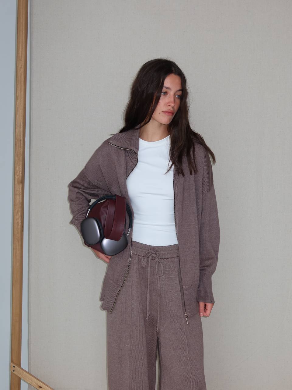 Комплект з бавовни кардиган на блискавці і брюки, мокко    41923000