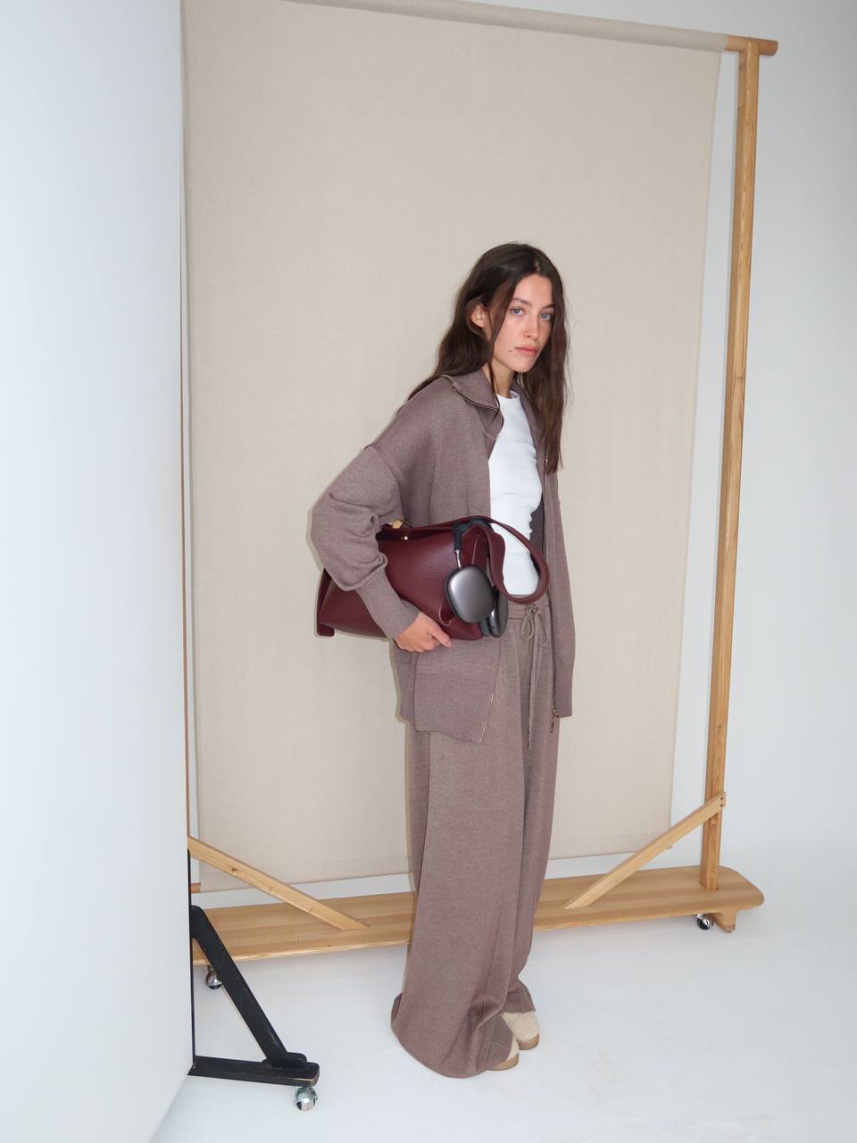 Комплект з бавовни кардиган на блискавці і брюки, мокко    16563621