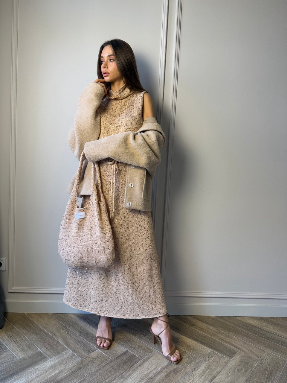 Вʼязаний топ ручної роботи з горловиною, бежевий    71618581