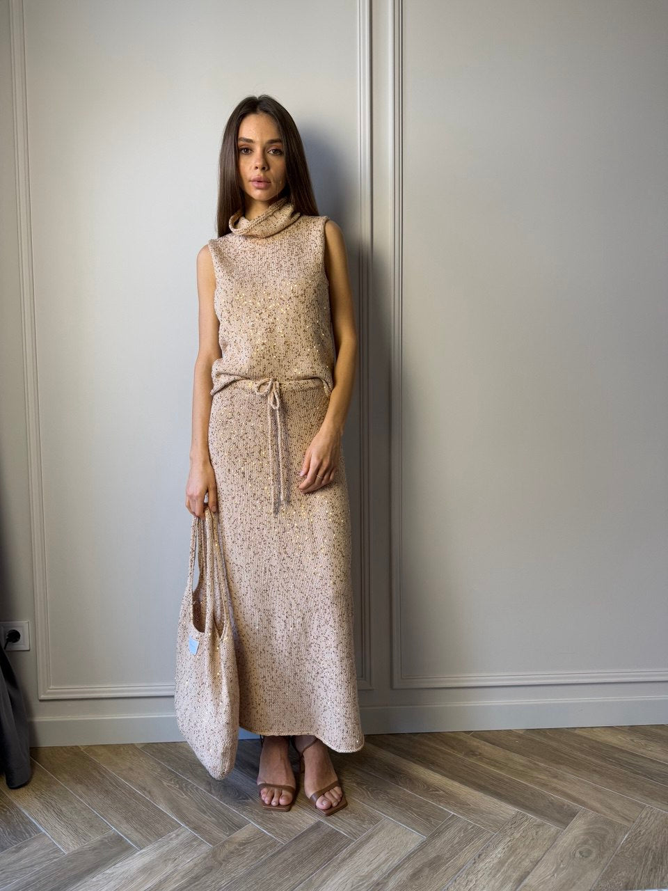 Вʼязаний топ ручної роботи з горловиною, бежевий    58818550