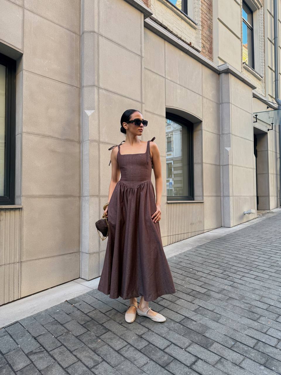 Сукня корсетного крою, коричнева