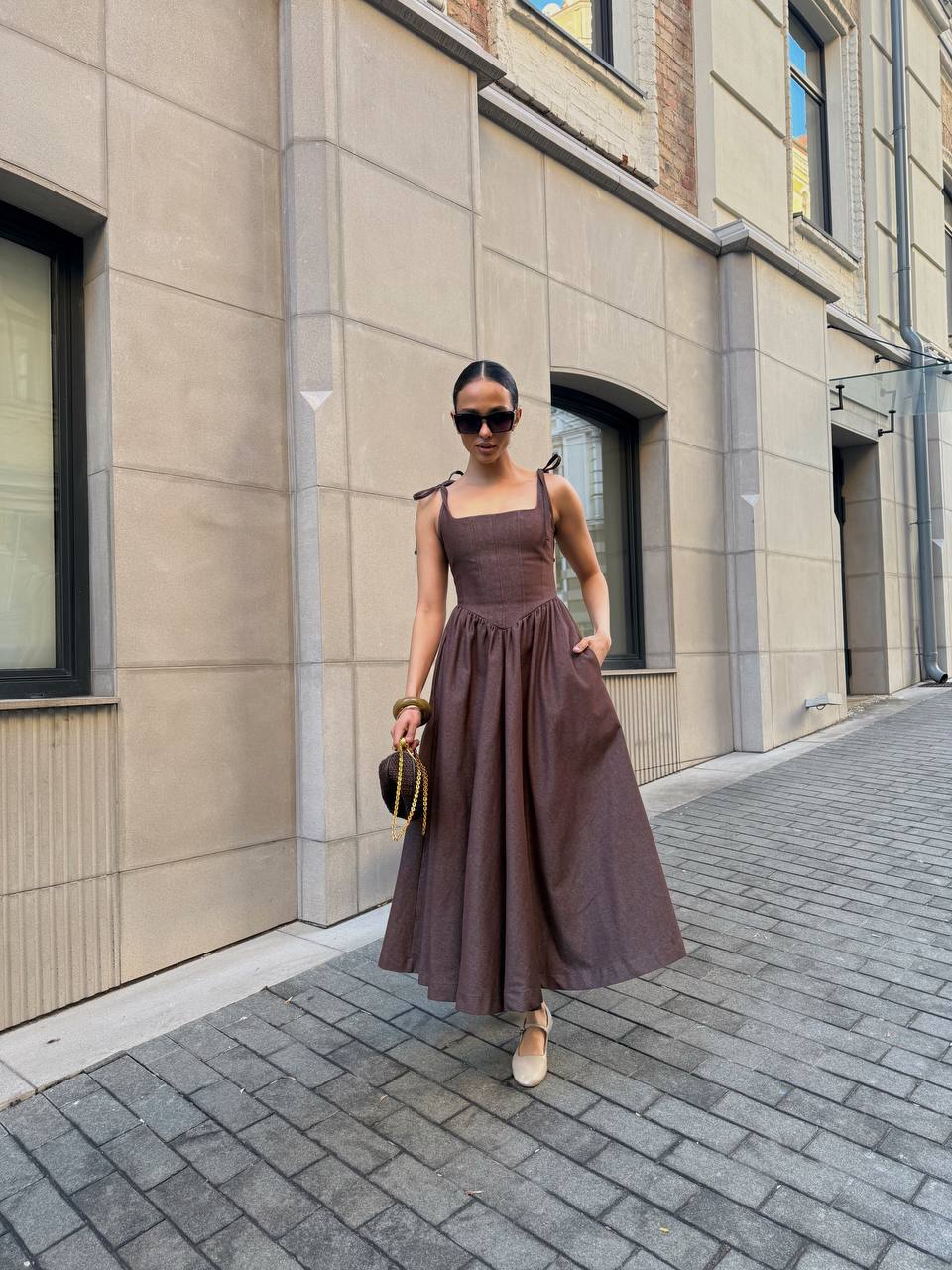 Сукня корсетного крою, коричнева