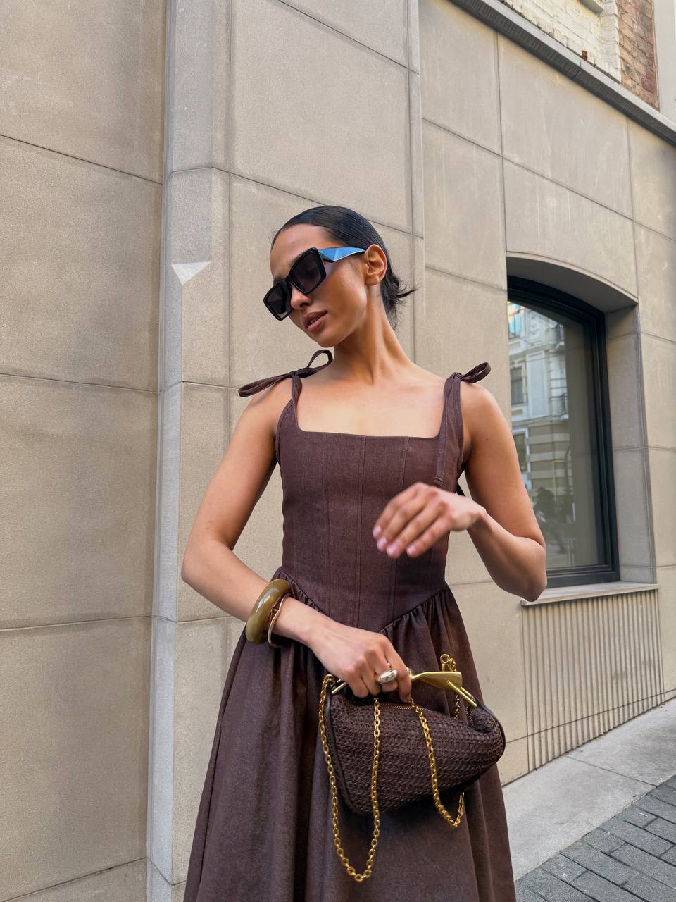 Сукня корсетного крою, коричнева