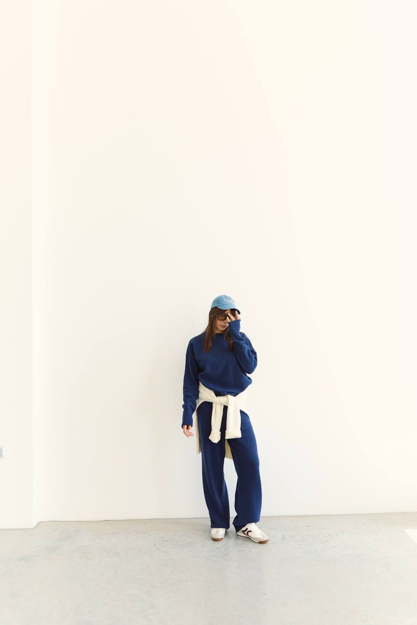 Lambswool sweater and pants set, navy blue