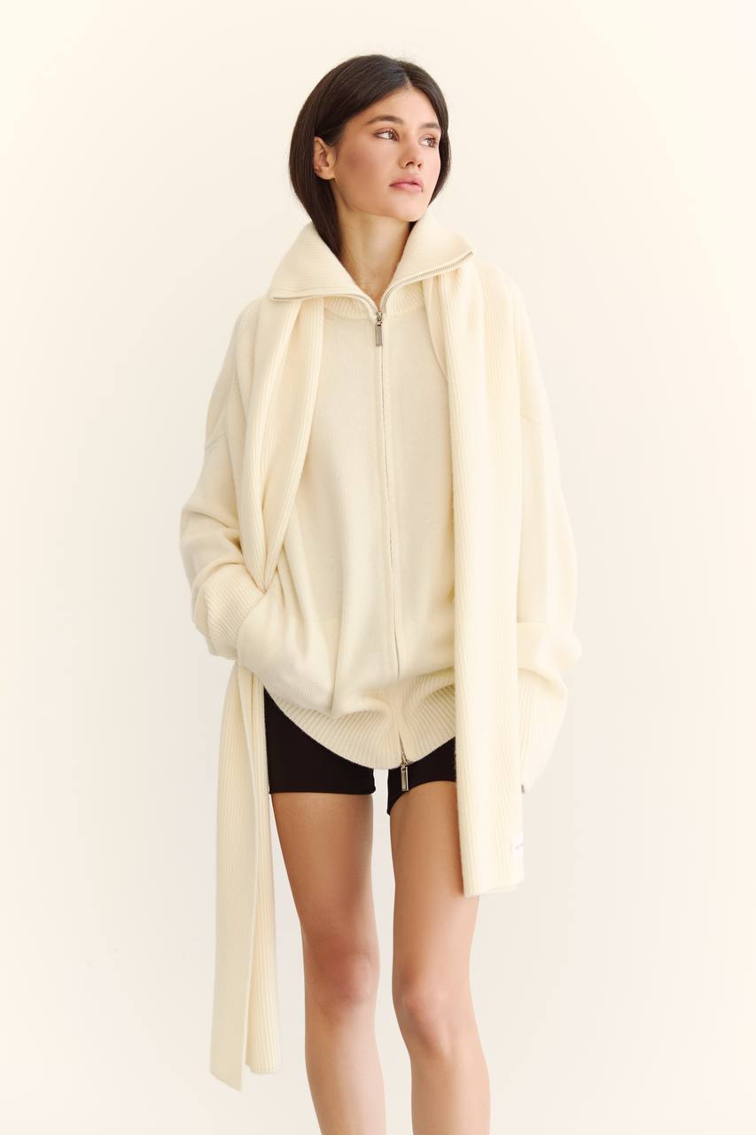Lambswool cardigan with zipper, milky