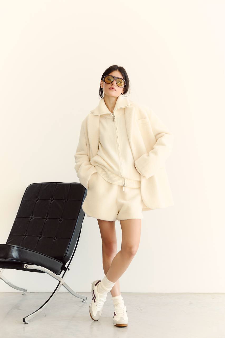 Lambswool cardigan with zipper, milky