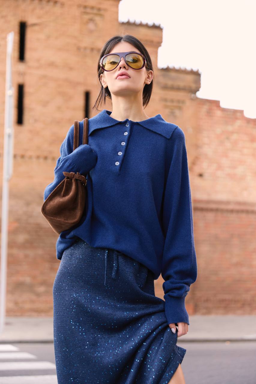 Вʼязана спідниця міді в дрібну паєтку, синя