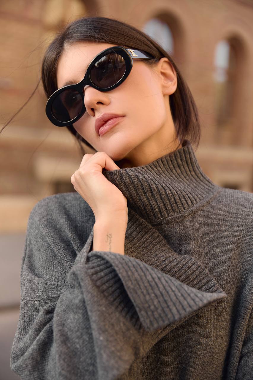 Светр з горловиною із вовни ягня, графітовий