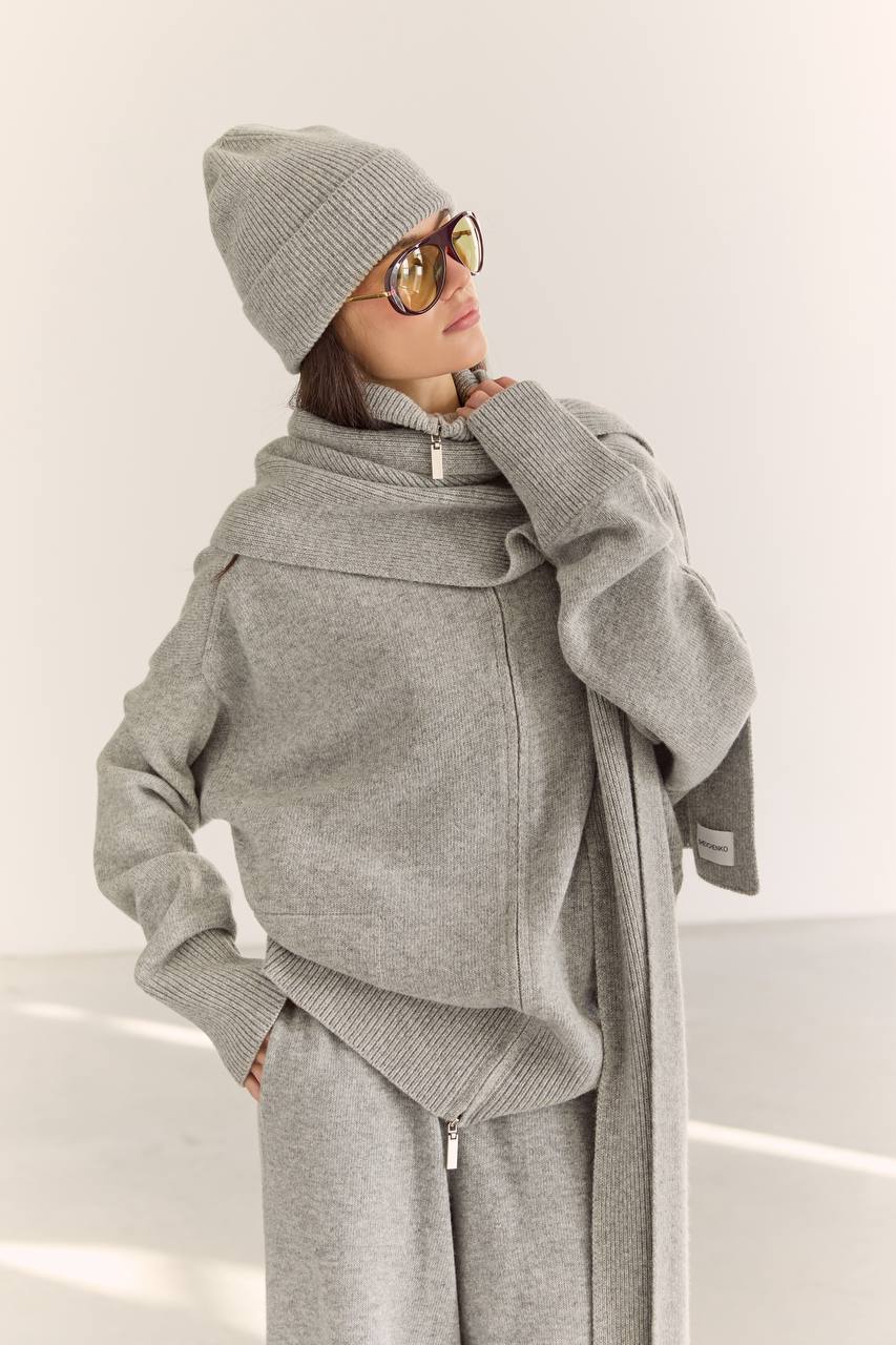 Шапка з вовни ягня, сірий