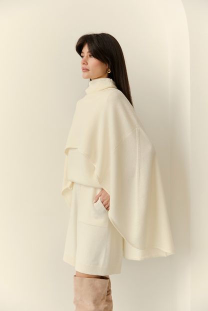 Кейп з вовни ягня, молочний