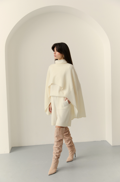 Кейп з вовни ягня, молочний