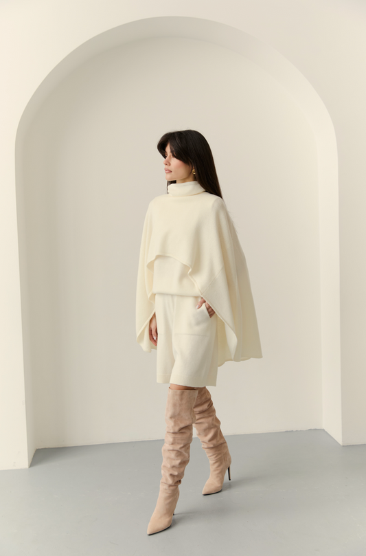 Кейп з вовни ягня, молочний