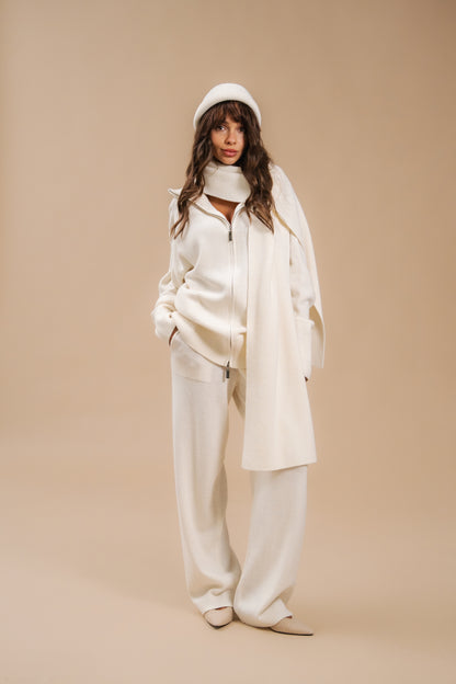 Комплект з вовни ягня кардиган на блискавці і брюки, молочний — в повний зріст — SHEVCHENKO