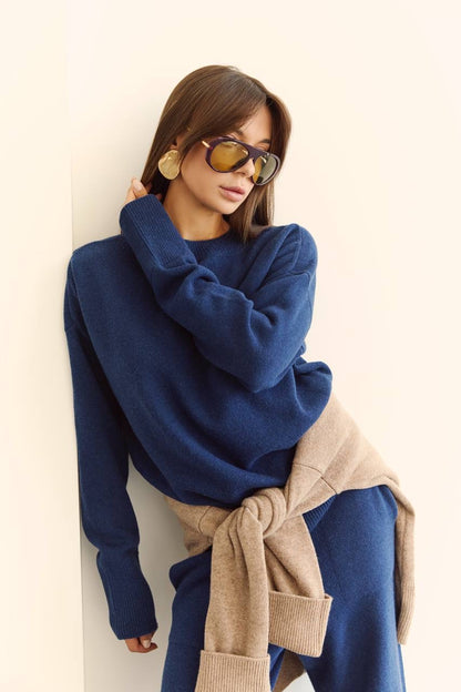Комплект з вовни ягня светр і брюки, темно-синій — збоку — SHEVCHENKO
