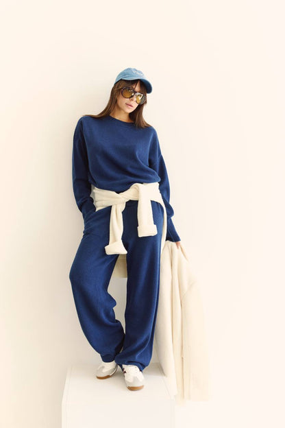 Lambswool sweater and pants set, navy blue