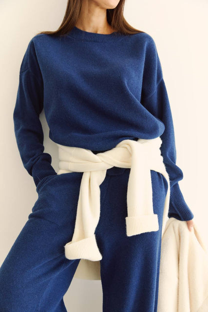 Lambswool sweater and pants set, navy blue