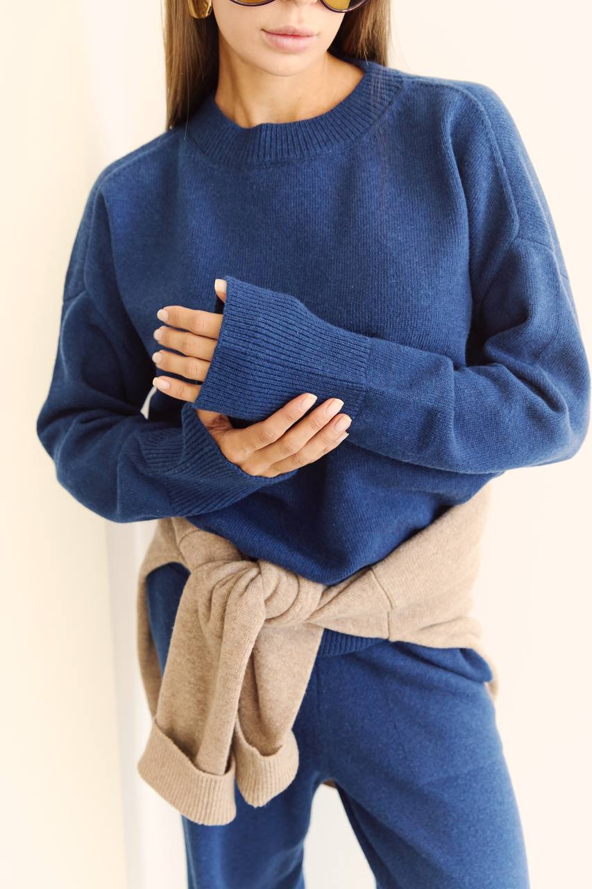 Lambswool sweater and pants set, navy blue