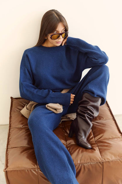 Lambswool sweater and pants set, navy blue