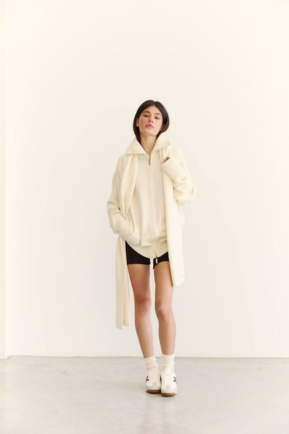 Lambswool cardigan with zipper, milky