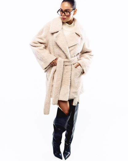 Шубка з екохутра, кремово-молочний (термін виготовлення 10-14 робочих днів)