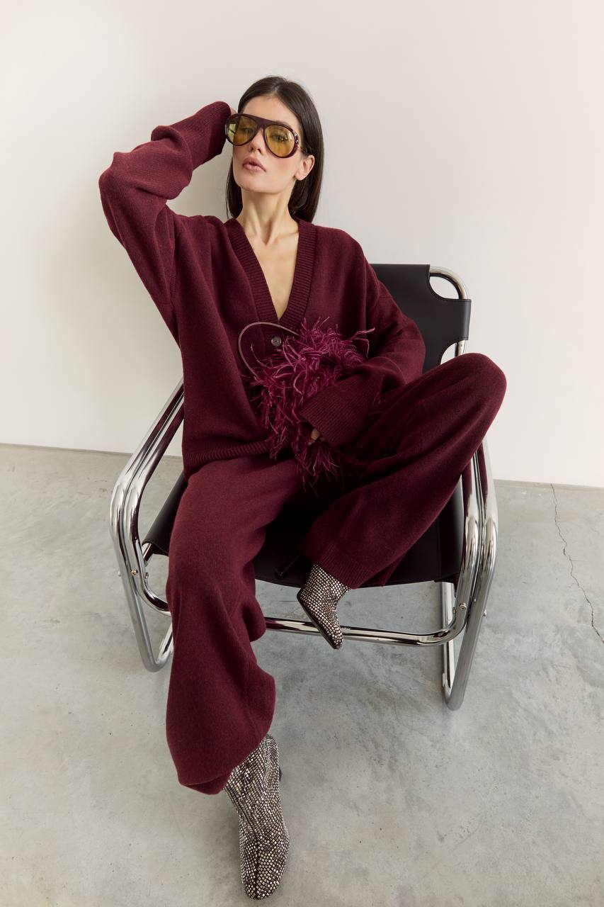 Комплект з вовни ягня кардиган на ґудзиках і брюки, бургунді