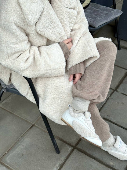 Кеди з хутром, молочний (термін передзамовлення 5-7 робочих днів)