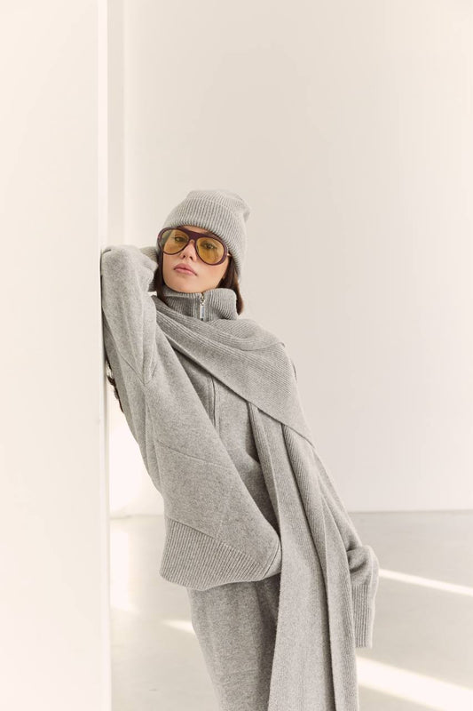 Шапка з вовни ягня, сірий