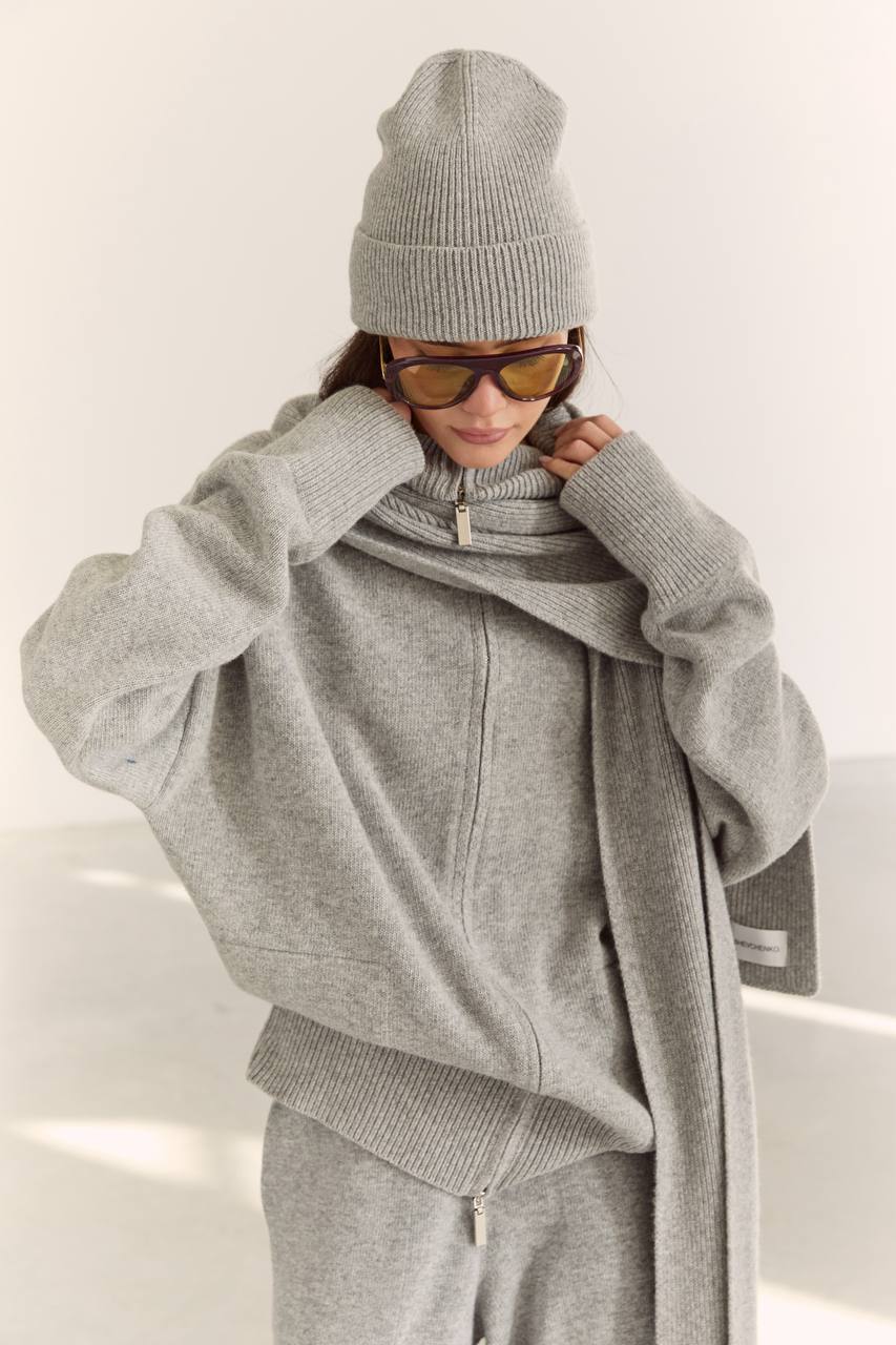 Шапка з вовни ягня, сірий