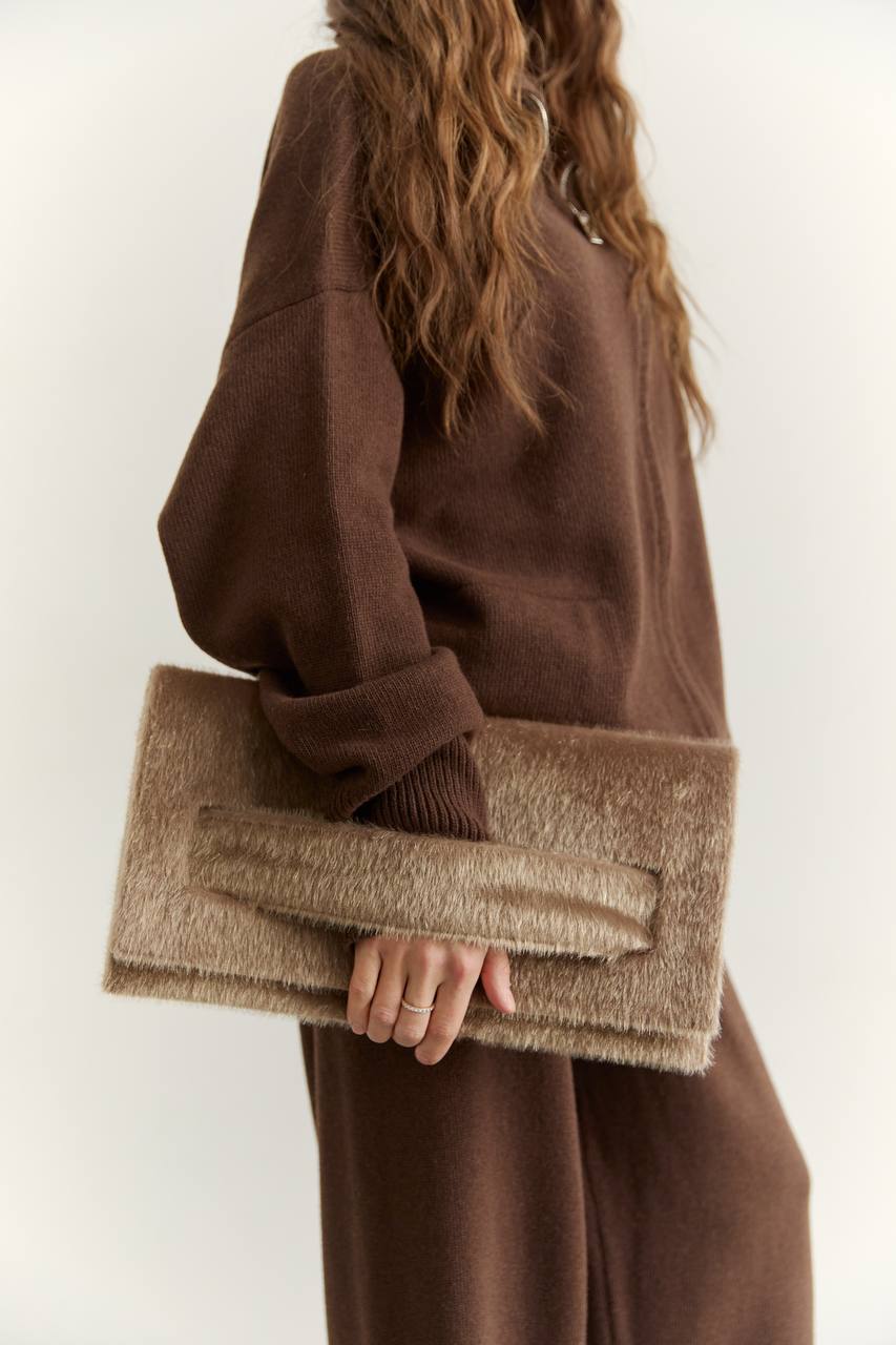 Клатч з екошкіри поні, карамельний