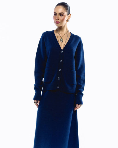 Комплект з вовни ягня: кардиган на ґудзиках і спідниця міді, синій
