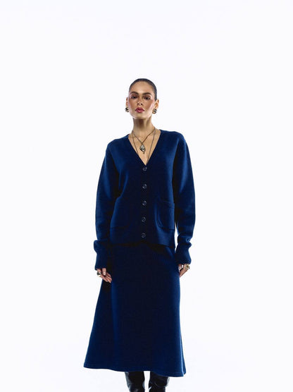 Комплект з вовни ягня: кардиган на ґудзиках і спідниця міді, синій